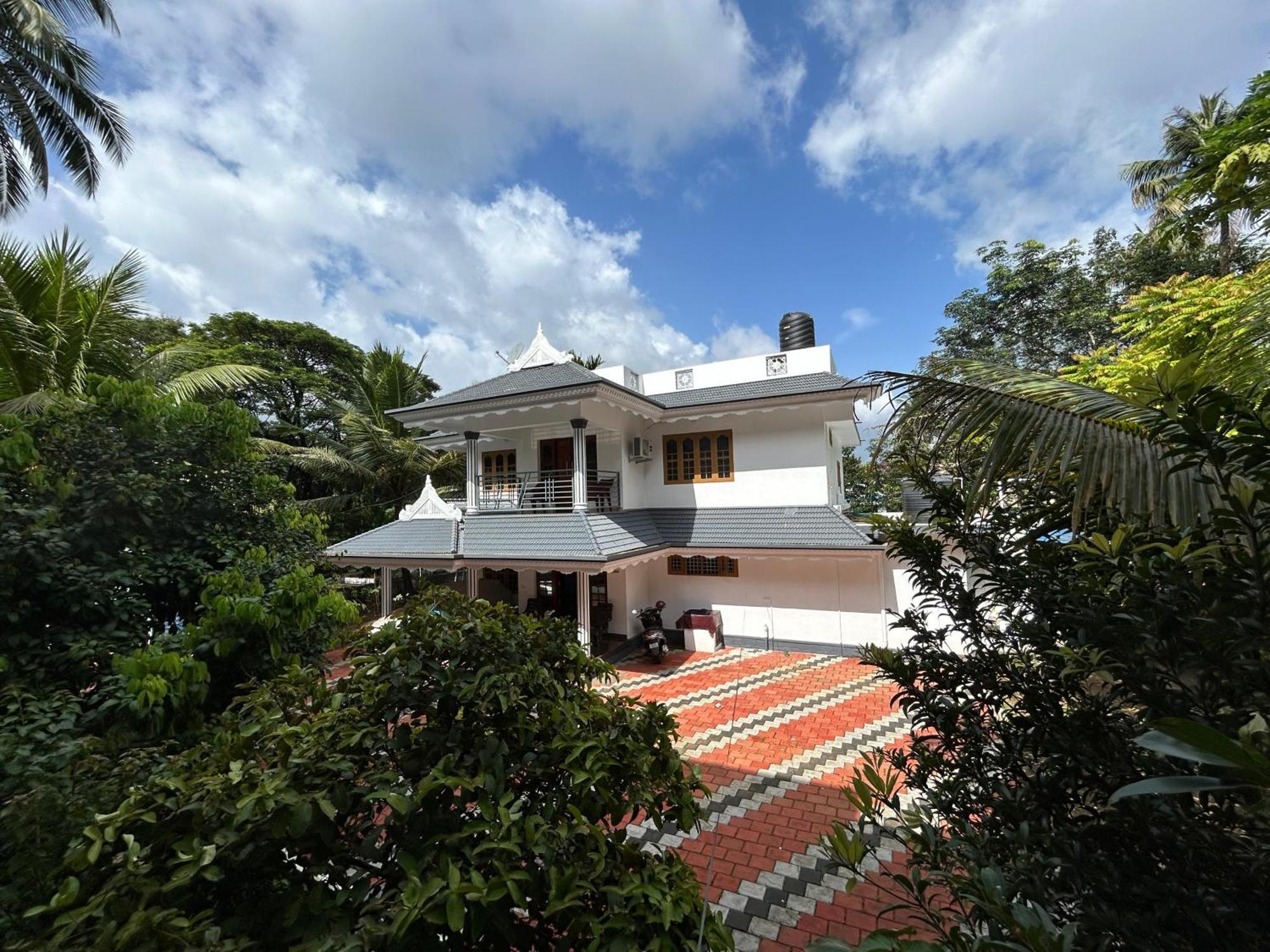 Puzhayoram Homestay Thrissur Exterior foto